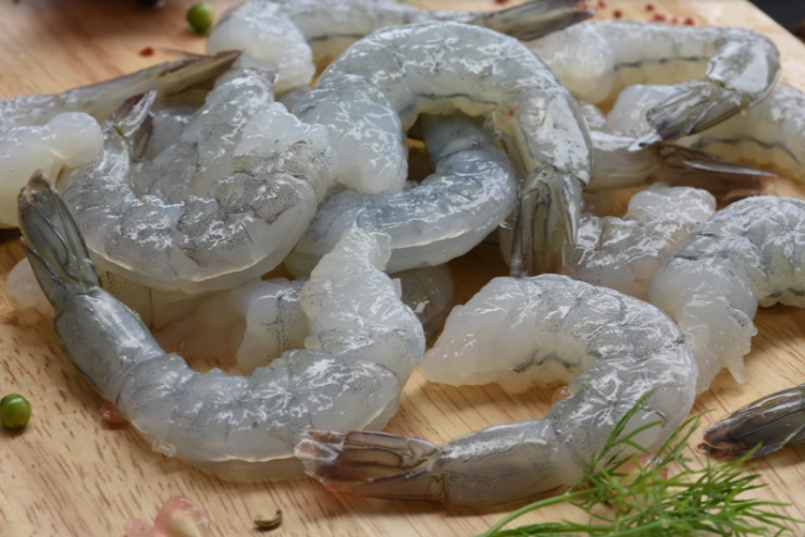 Tôm thẻ oxy bảo quản đúng chuỗi lạnh giúp thịt săn chắc và ít tanh hơn